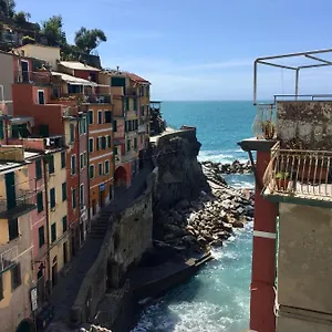 Sara Apartment, Comfort And Lateral Sea View , Riomaggiore Italia